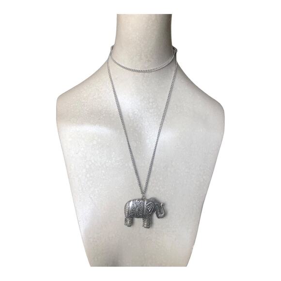 Retro Detailed Ornately Carved Large Elephant Necklace Silver Tone Necklace - Picture 1 of 12